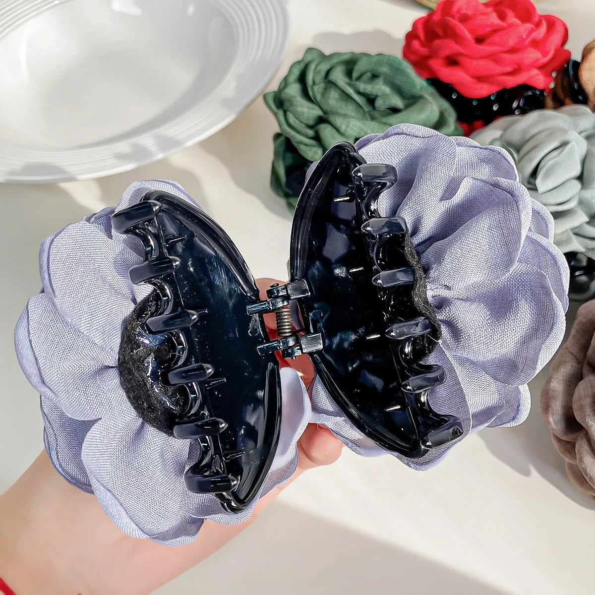 YHJ Three-Dimensional Rose Flower Hair Claw Handmade Fabric Flowers Ins Hot Grab Hair Clip Shark Clip Hair Accessories for Women